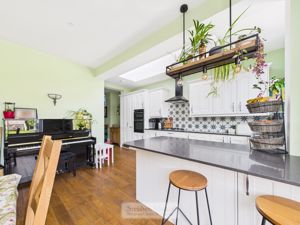 Photo 11- click for photo gallery